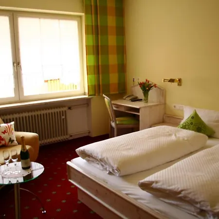 Zur Krone Hotel 3*
