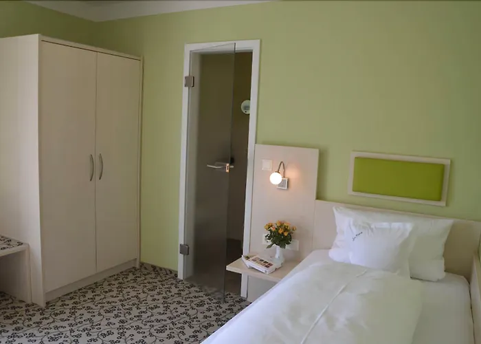 Zur Krone 3* בילנגריס