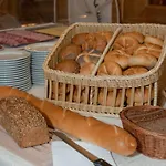 Zur Krone Hotel 3*