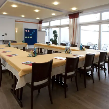 Zur Krone Hotel 3*