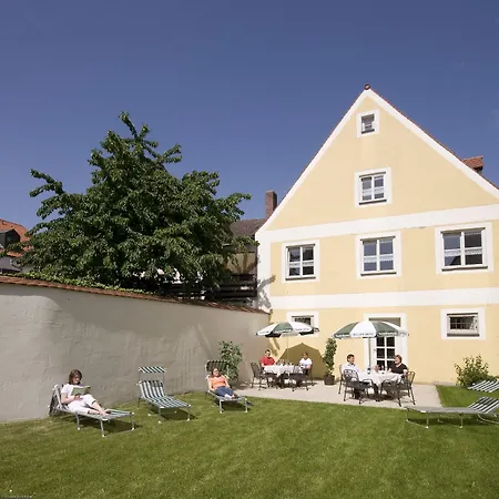 Zur Krone Hotel 3*