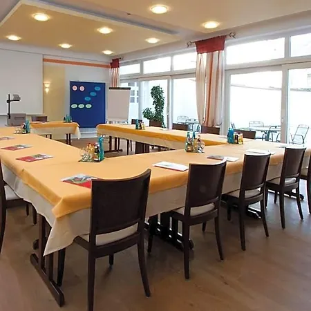 Zur Krone Hotel 3*