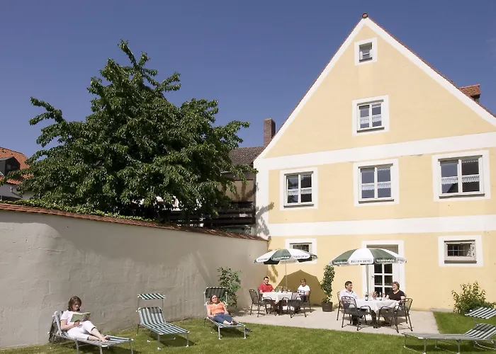 Zur Krone Hotel 3*